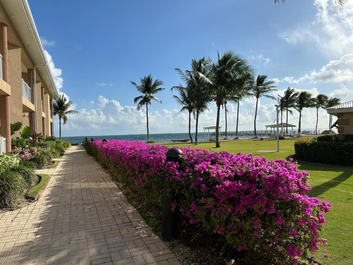 The Grand Caymanian Resort George Town Exterior photo