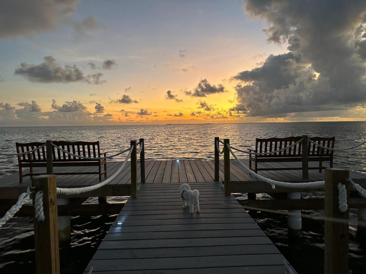 The Grand Caymanian Resort George Town Exterior photo