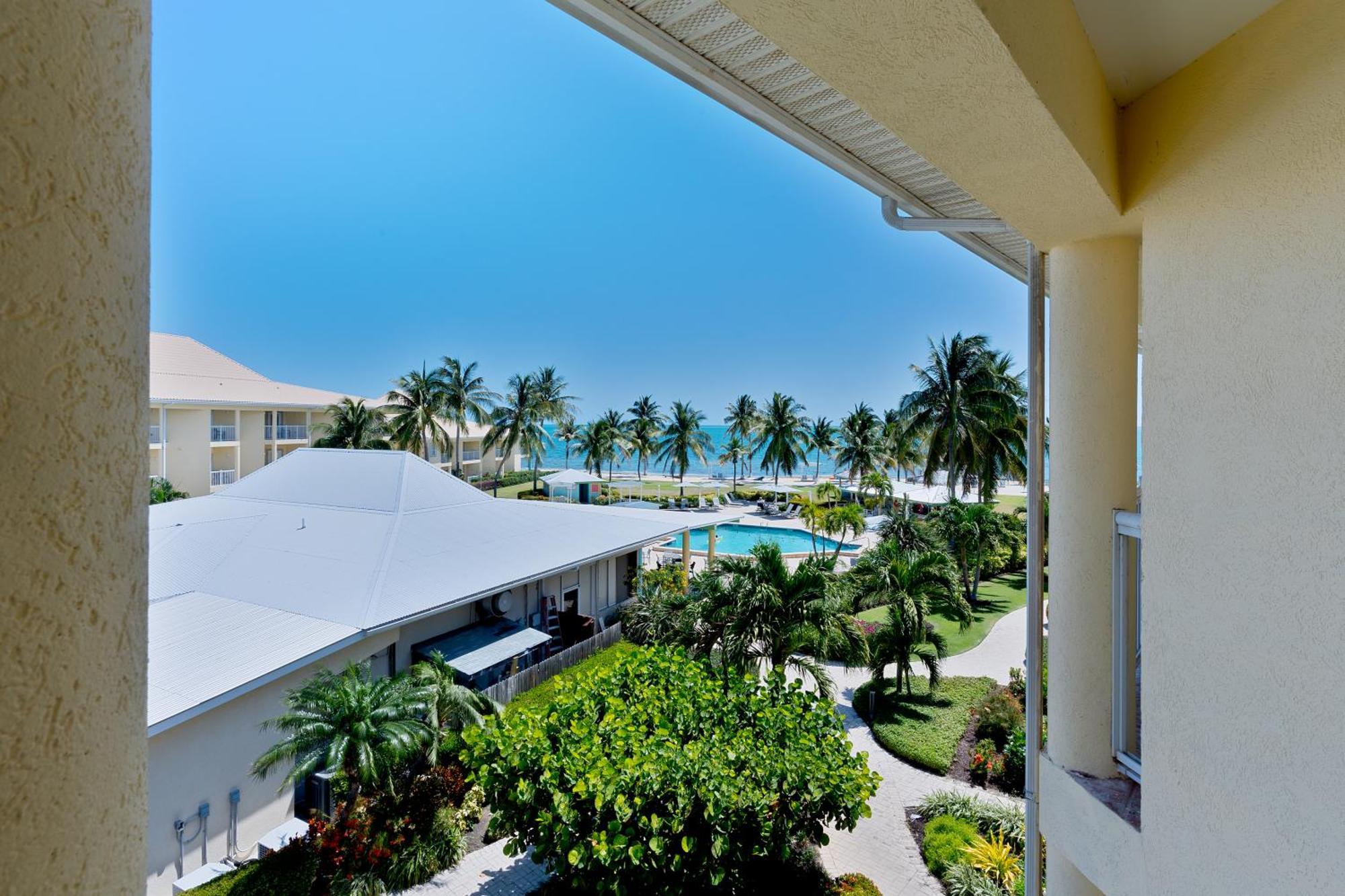 The Grand Caymanian Resort George Town Exterior photo